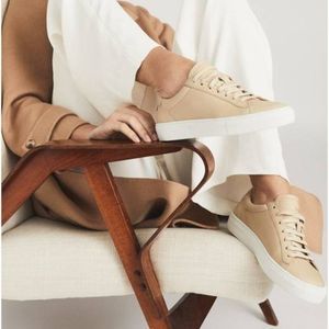 NEW Reiss LUCA Tumbled Leather Sneakers in Taupe.   7- 7.5 size